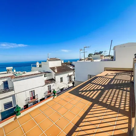 Discover Beautiful Penthouse Located In The Heart Of Nerja, On The Iconic C Appartement Nerja